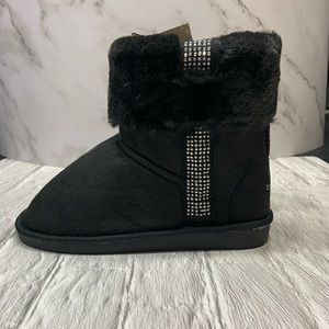 NWT BeBe winter boot